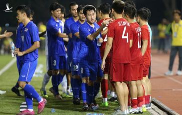 Cái tên “đen đủi” nhất Thái Lan: Hết bị Malaysia chế giễu lại “biếu” penalty cho Việt Nam