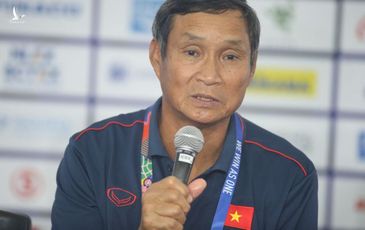 HLV Mai Đức Chung chia sẻ bất ngờ sau khi tuyển nữ Việt Nam vô địch SEA Games 30