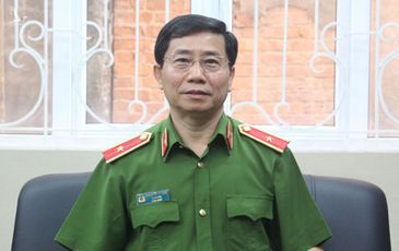 Người vừa nhận quyết định hưởng chế độ hưu của CA TP.Hà Nội là ai?