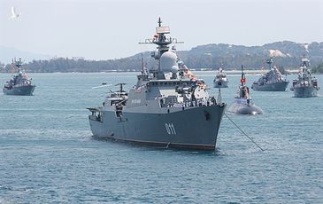 Việt Nam mở rộng đội tàu mặt nước