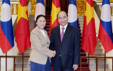 Thủ tướng tiếp Chủ tịch Quốc hội Lào