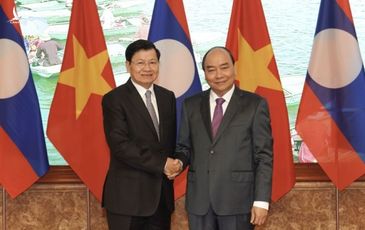 Thủ tướng Việt Nam và Lào thảo luận chiến lược hợp tác 10 năm tới