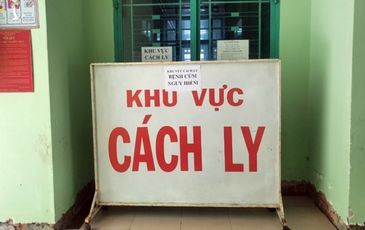 Người nhà du khách Trung Quốc bị cách ly cầm dao dọa chém bác sĩ