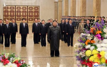 Ông Kim Jong Un xuất hiện lần đầu sau khi COVID-19 bùng phát