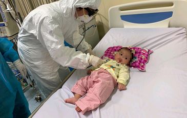 Bệnh nhi 3 tháng tuổi, ca bệnh COVID-19 nhỏ nhất Việt Nam xuất viện