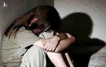Bé gái 14 tuổi nghi bị cưỡng hiếp bỗng thành cô gái 17 tuổi?