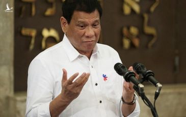 Tổng thống Duterte nói Philippines có thể chọn Mỹ hoặc Trung Quốc