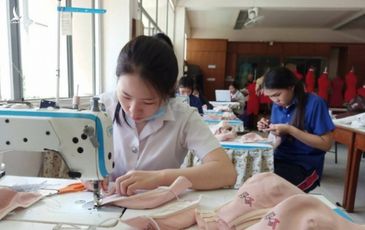 Thái Lan cấp phát khẩu trang cho học sinh toàn quốc