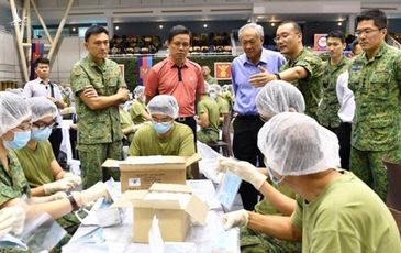 Hệ thống bệnh viện Singapore ‘sẽ đổ vỡ’ nếu lãnh đạo chính phủ đeo khẩu trang