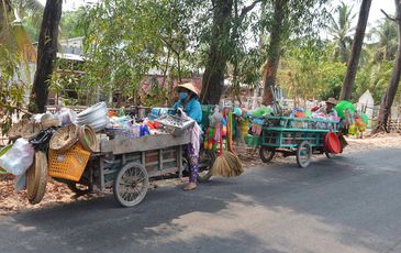 Không cần đến chợ hay siêu thị, dân miền Tây mua được đầy hàng nhờ chợ “di động” này