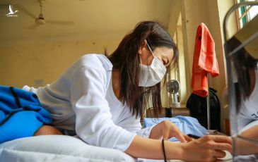 Vì sao Việt Nam miễn phí điều trị Covid-19?
