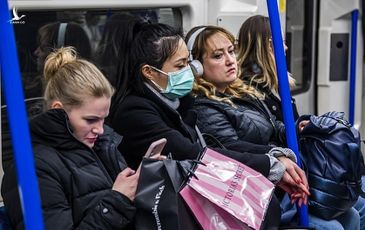 Anh cảnh báo khủng hoảng virus corona kéo dài đến năm 2021