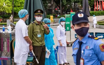 ‘Ổ dịch’ COVID-19 tại Bệnh viện Bạch Mai lây lan từ đâu?