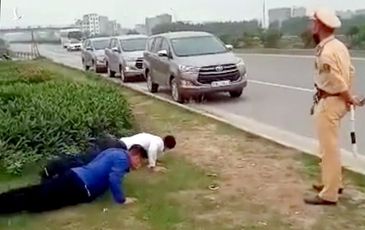 Tài xế tự phạt chống đẩy khi bị bắt lỗi không đeo khẩu trang