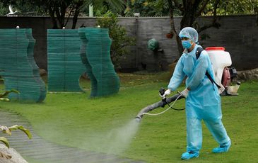 Phong tỏa biệt thự của bố cô gái bệnh nhân thứ 17 nhiễm Covid-19