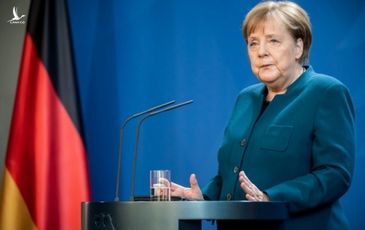 Thủ tướng Đức Angela Merkel tự cách ly