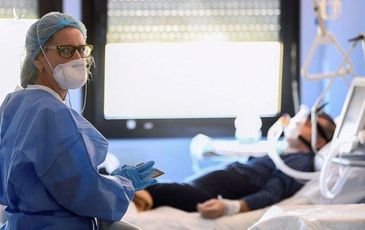Số ca tử vong của Italy vượt 10.000, Mỹ là 121.478 ca nhiễm