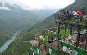 Dung túng cho sai phạm Mã Pì Lèng Panorama… tấn hài kịch cạn lời?