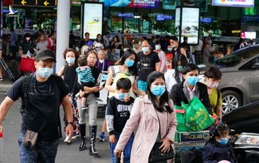Việt Nam yêu cầu người nước ngoài ‘thực hiện nghiêm’ đeo khẩu trang nơi công cộng