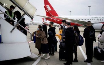 Sinh viên Trung Quốc chạy trốn virus khỏi Mỹ phải trả 20.000 USD/vé máy bay
