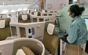 Nữ bệnh nhân thứ 17 nhiễm Covid-19 đổi chỗ 4 lần trên chuyến bay VN0054?