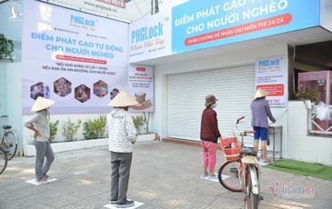 ‘ATM gạo’ miễn phí dành cho người nghèo thời cách ly toàn xã hội
