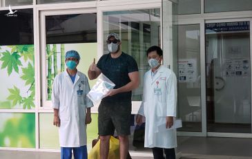 Bệnh nhân 68: ‘Họ đã cứu mạng tôi. Tôi rất tự hào về Việt Nam’