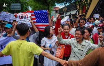 Bán nước giá bao nhiêu?