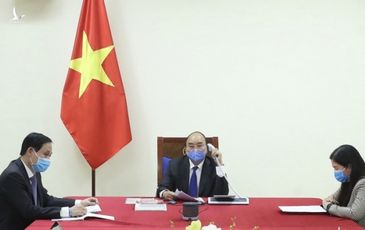 Thủ tướng Nguyễn Xuân Phúc điện đàm với Tổng thống Hàn Quốc về dịch Covid-19