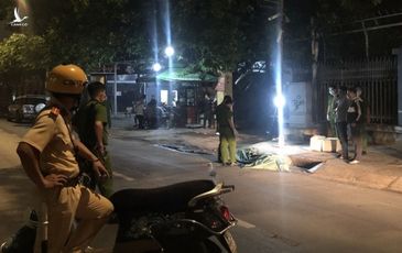Tá hỏa phát hiện thi thể trong bao tải ở TP.HCM