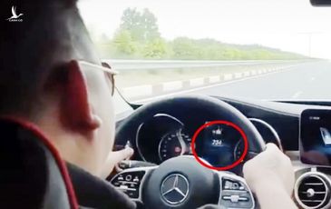 Cảnh sát truy tìm tài xế Mercedes chạy 234 km/h