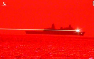 Vũ khí laser của Mỹ bắn hạ thành công máy bay không người lái