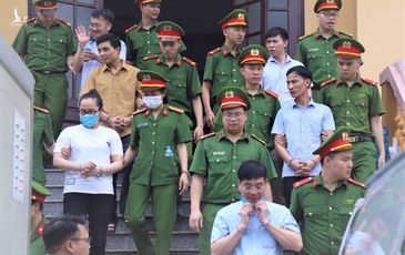 Vụ gian lận điểm thi Hòa Bình: ‘Có chống lưng rồi, lo gì’