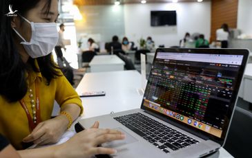 Bloomberg: Chứng khoán Việt Nam tháng 5 tốt nhất châu Á