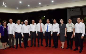 Thủ tướng thăm, chúc mừng báo Nhân Dân nhân dịp 21/6