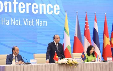 Thủ tướng Nguyễn Xuân Phúc: ASEAN không chọn bên nào giữa Trung Quốc và Mỹ