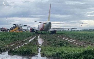 Hé lộ 18 tiếng “giải cứu” khẩn cấp máy bay Vietjet trượt khỏi đường băng