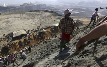 Tử thần rình rập trong những mỏ ngọc ở Myanmar