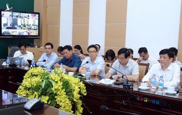 Phó thủ tướng Vũ Đức Đam: ‘Dùng công nghệ xét nghiệm để tìm ra nguồn bệnh nhanh nhất’