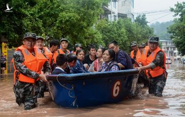 Trung Quốc nâng mức ứng phó khẩn cấp lũ lụt