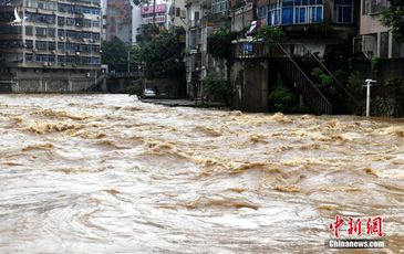 29 ngày mưa to liên tục: Người Trung Quốc bất lực và điêu đứng