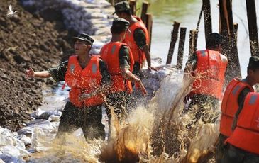 Trung Quốc: Vỡ đê Trường Giang vì mưa lớn, hơn 9.000 người chạy lũ trong đêm
