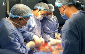 Việt Nam thay khớp, ghép xương nhân tạo bằng công nghệ mới cho bệnh nhân ung thư