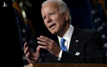 Ông Biden nói Tổng thống Trump bỏ mặc nước Mỹ cho đại dịch Covid-19 tàn phá