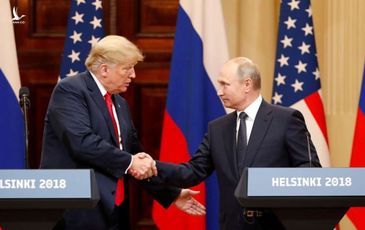 Lo ngại Trump ‘đua’ vaccine với Putin