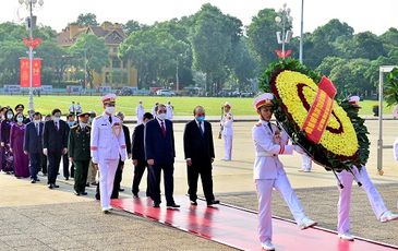 Lãnh đạo Đảng, Nhà nước vào Lăng viếng Chủ tịch Hồ Chí Minh nhân kỷ niệm 75 năm Quốc khánh 2/9