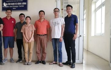 Nhóm thầy trò dành 5 năm sáng chế thiết bị chiếu sáng không cần điện