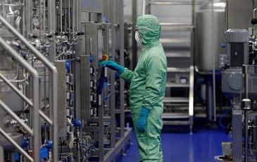 Trung Quốc có thể sản xuất vaccine Covid-19 Nga vào tháng 11