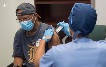 Chủ nghĩa dân tộc phủ bóng cuộc đua vaccine Covid-19