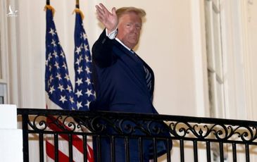 Ông Trump đăng hơn 120 bài lên Twitter sau khi ra viện